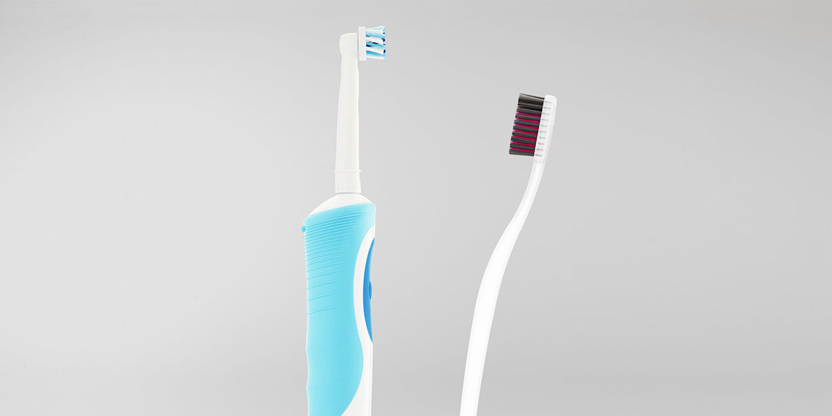 is manual or electric toothbrush better