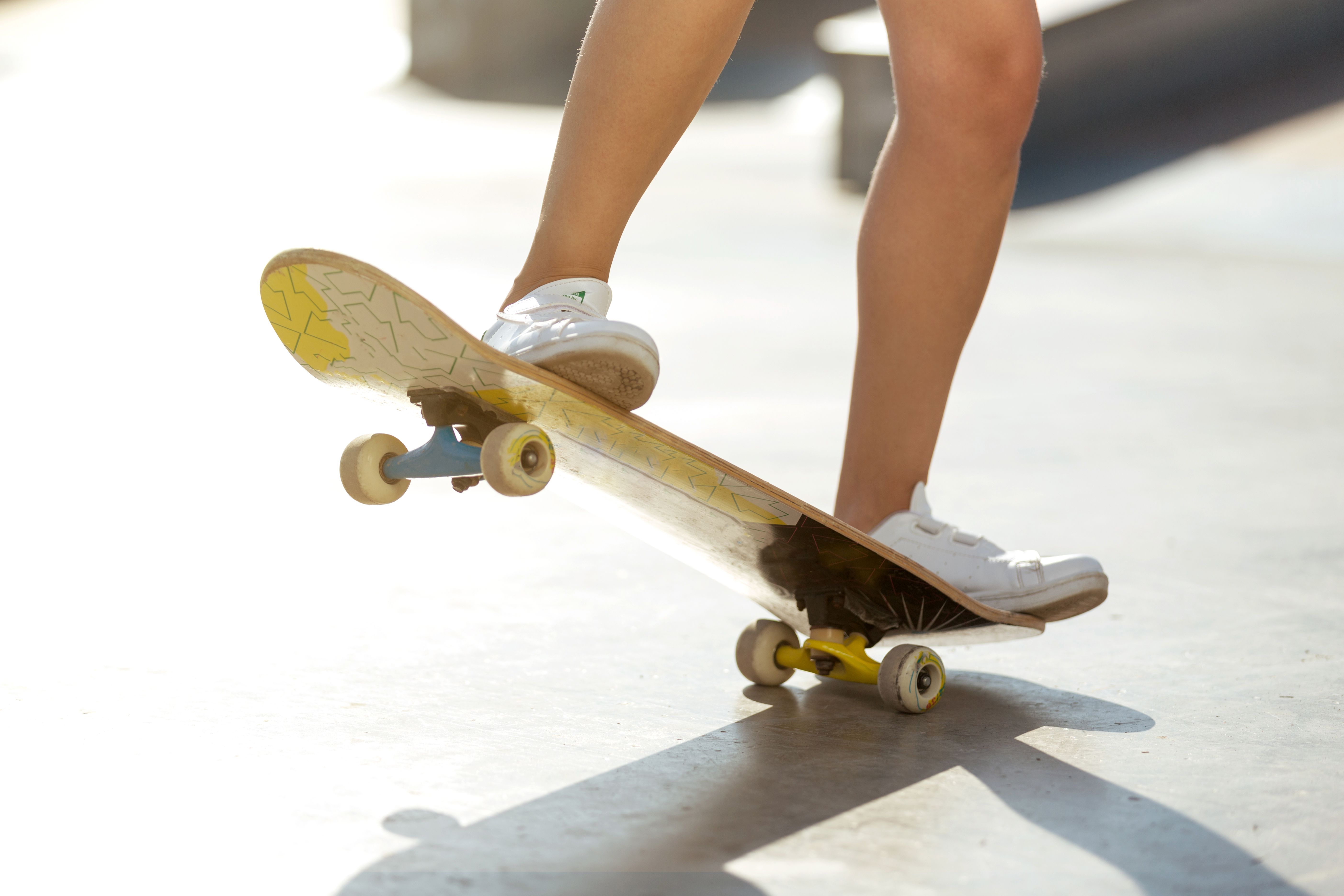 how to balance manual skateboard